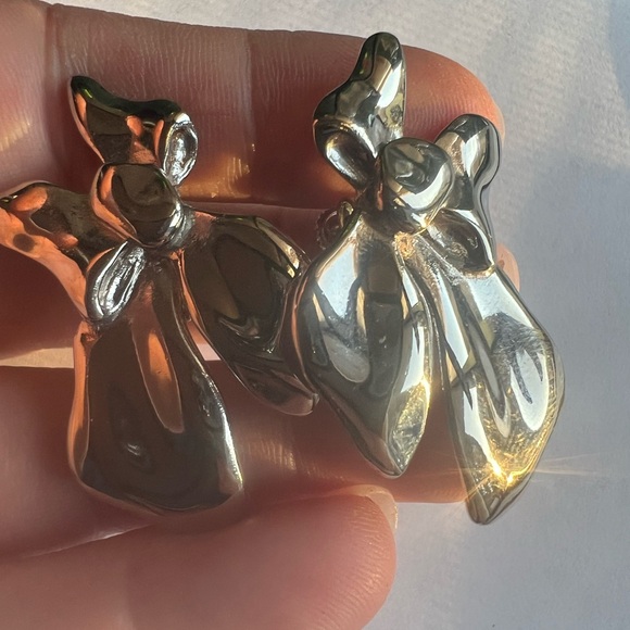 Vintage Les Bernard  silver tone large bow earrings